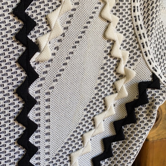 😎 Herve Leger Knit Fit and Flare Dress 😎 - Picture 5 of 14